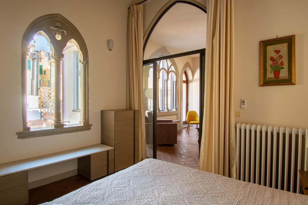 Unique With Private Terrace And Gothic Details Appartement *