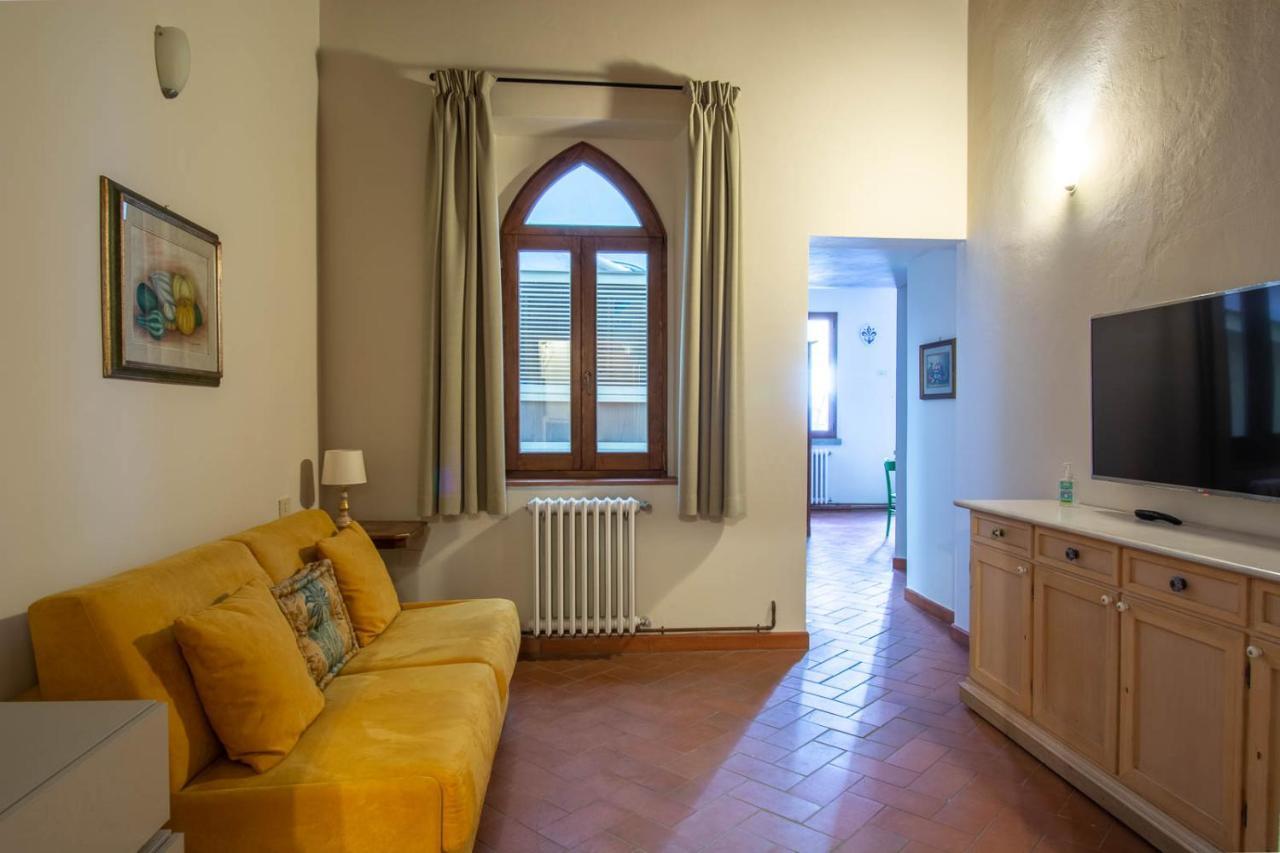 Appartement Unique With Private Terrace And Gothic Details