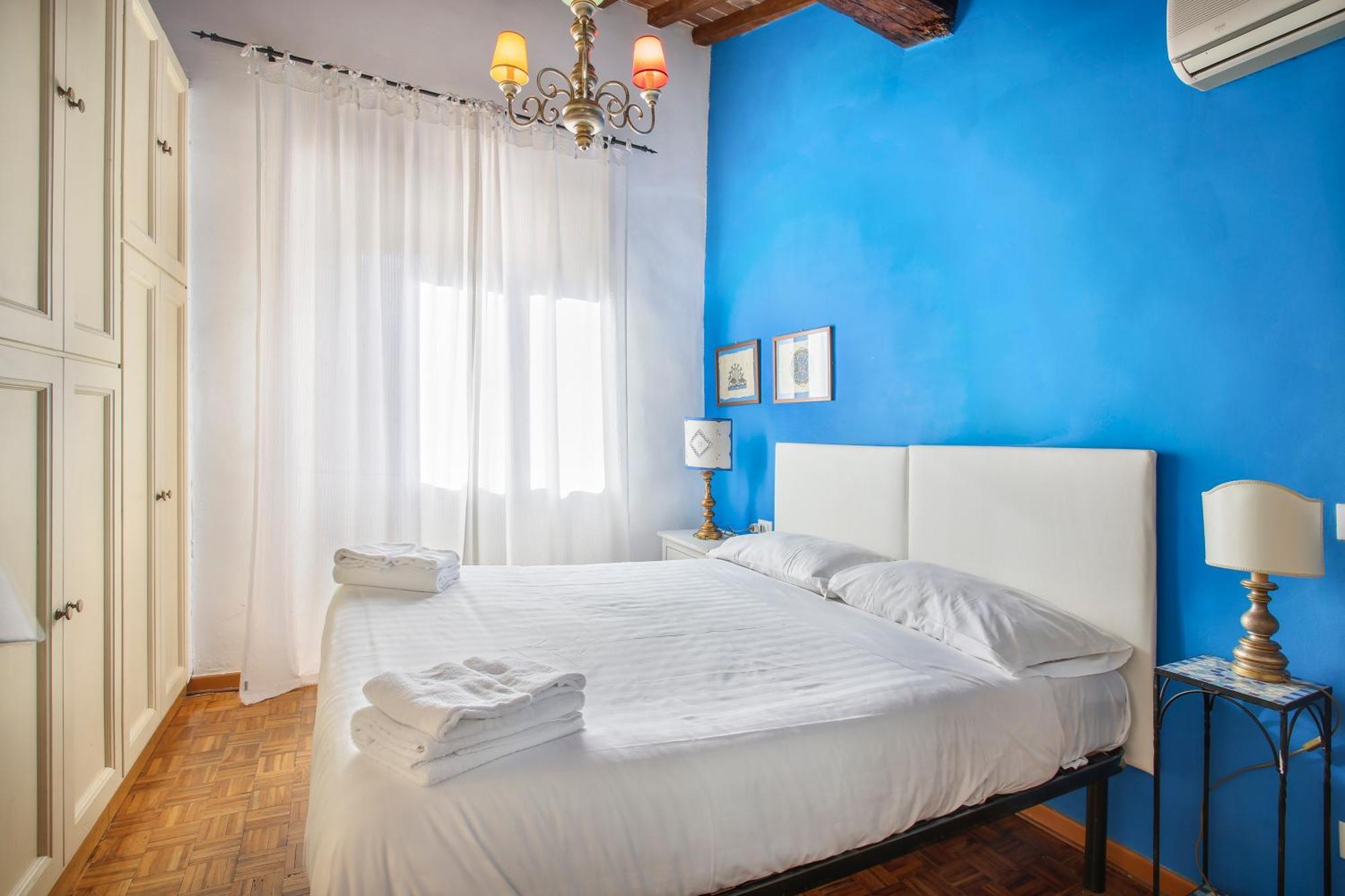 Seven House - Sweet Dreams In Florenz