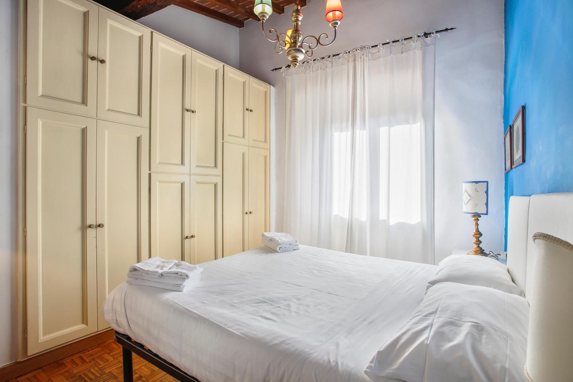 Seven House - Sweet Dreams In Florenz