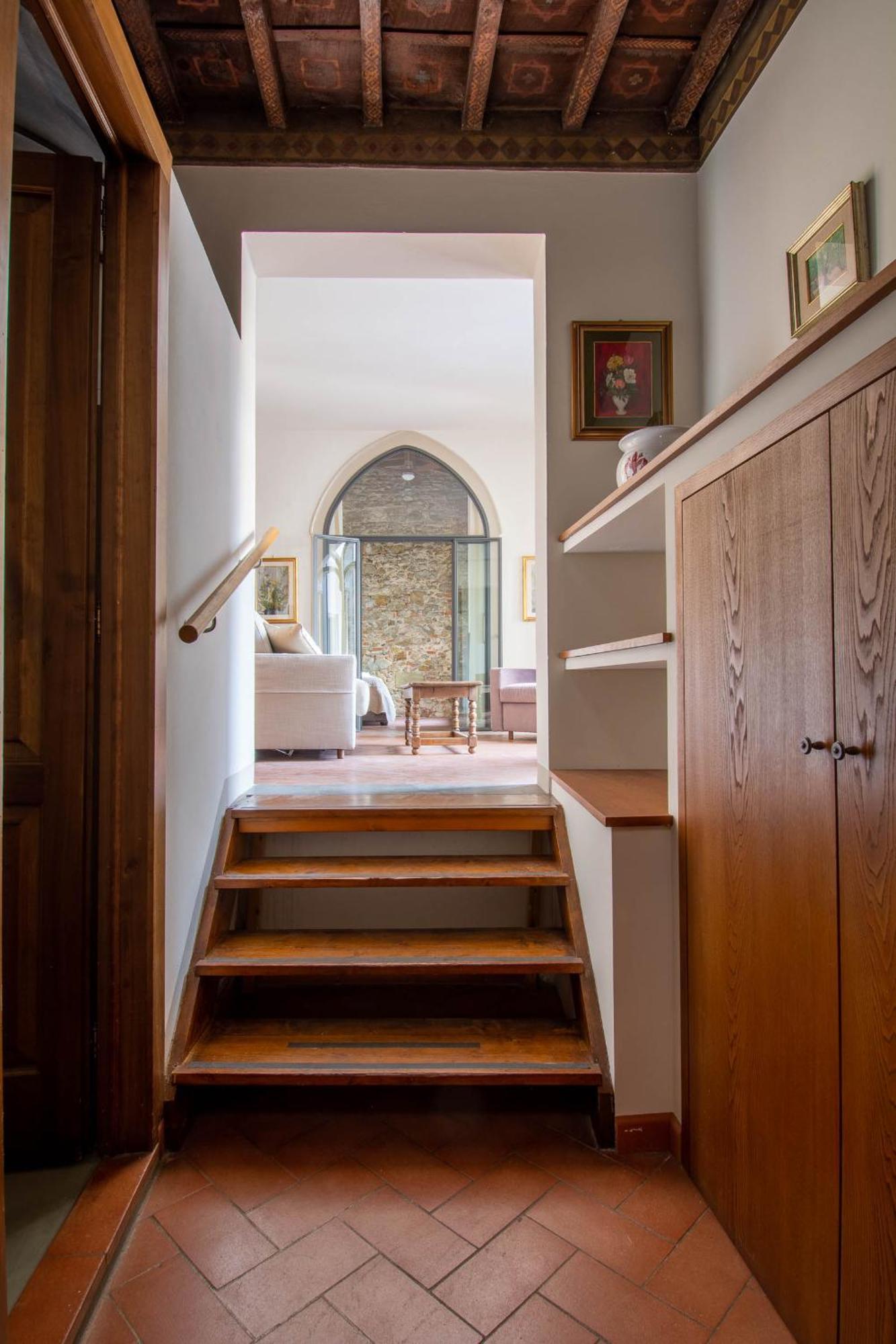 Unique With Private Terrace And Gothic Details Appartement Florence