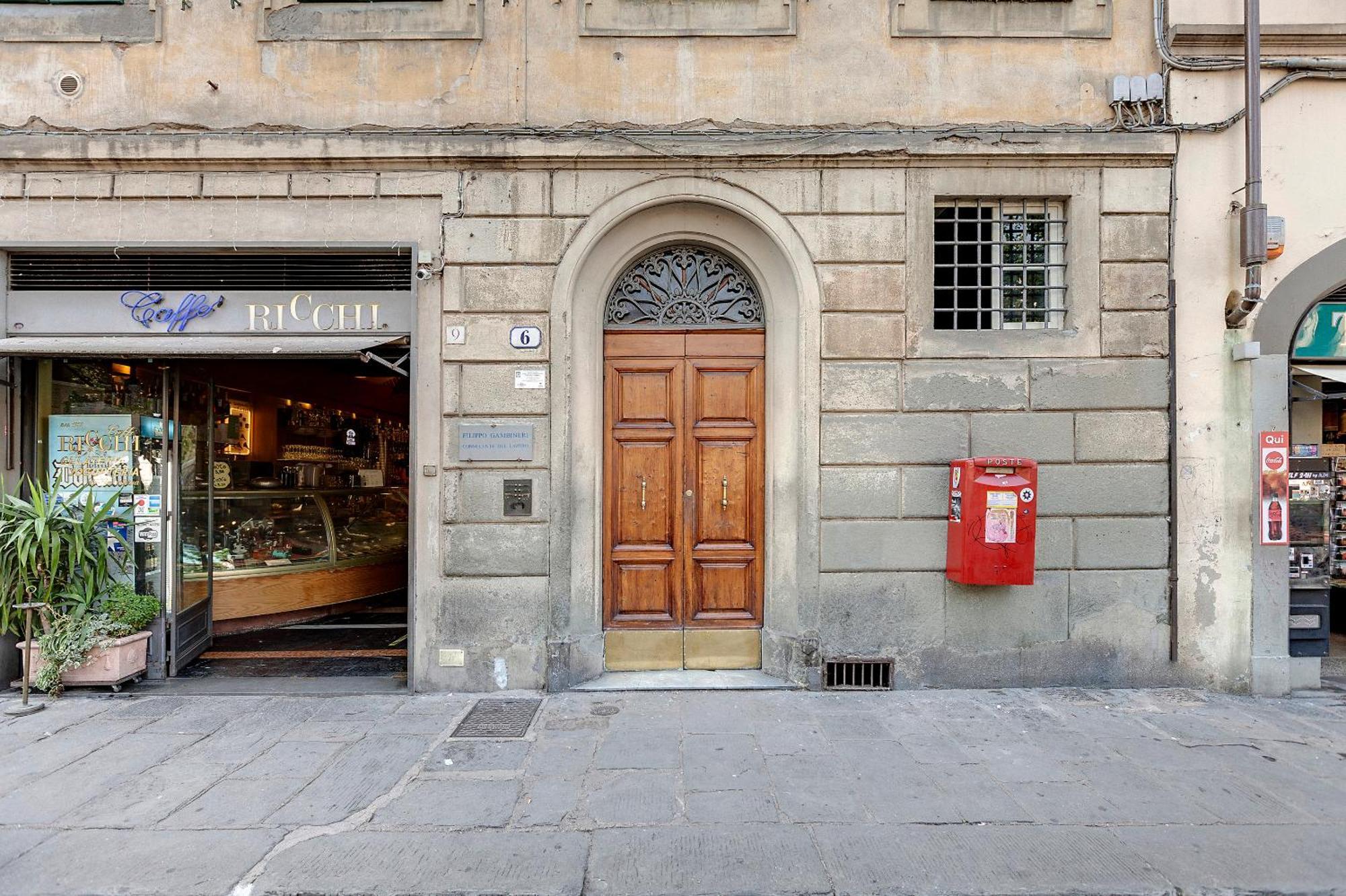 Santo Spirito 6 Florence