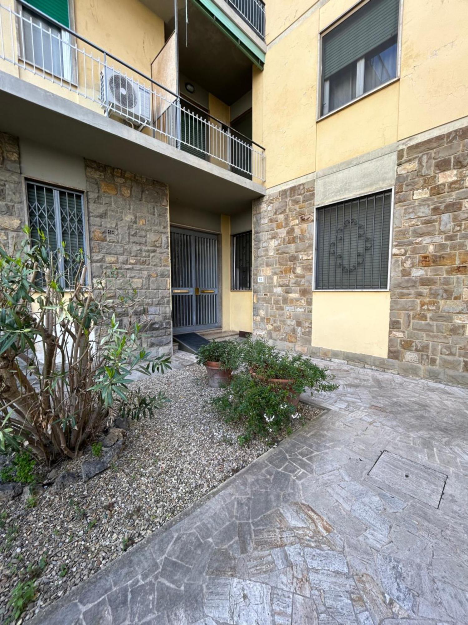 Apartment Incantevole Con Patio Florenz