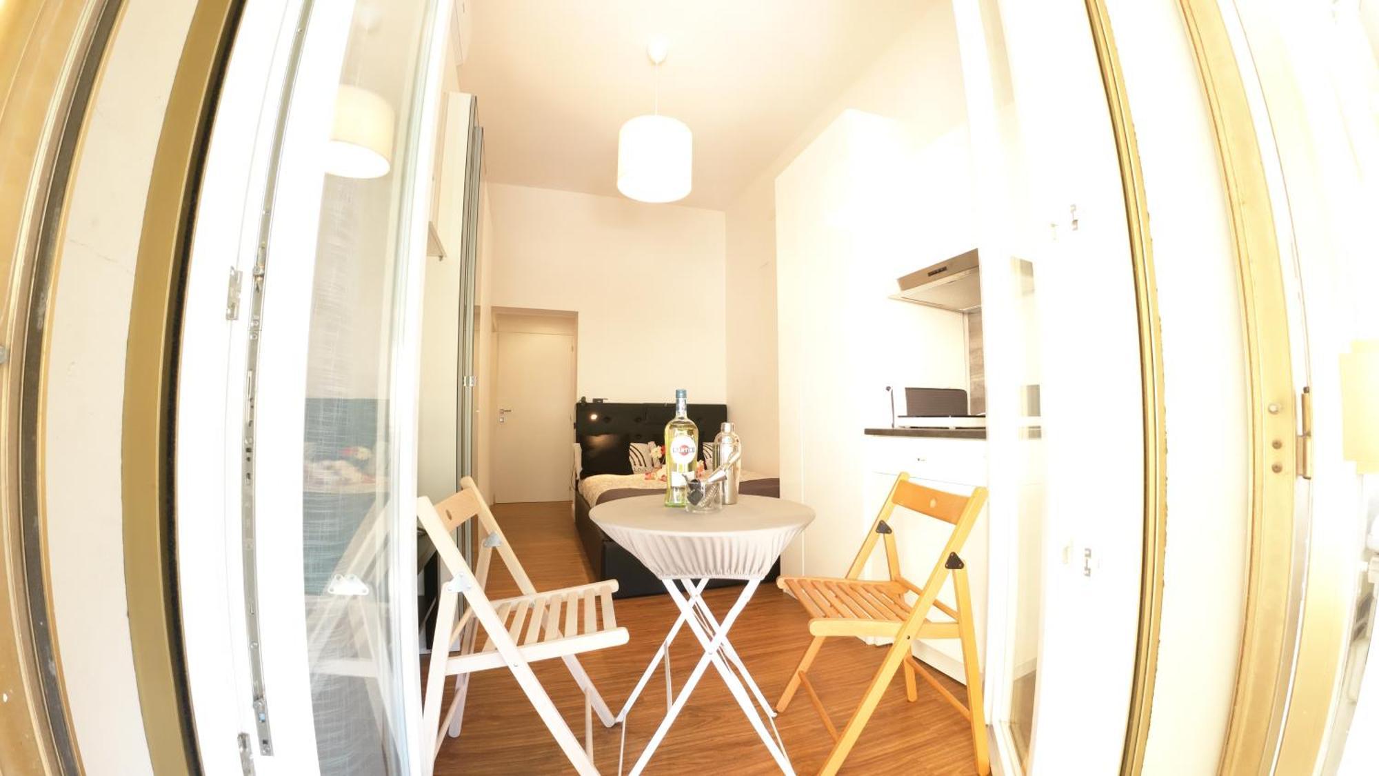 Urban Center 1 Easy Parking Near Tram Apartment *