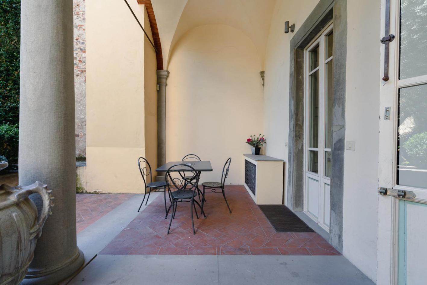 Piazza Dei Ciompi With Private Garden Apartment *
