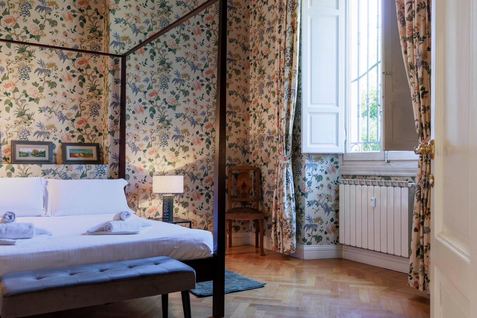 Huge With Private Garden Firenze