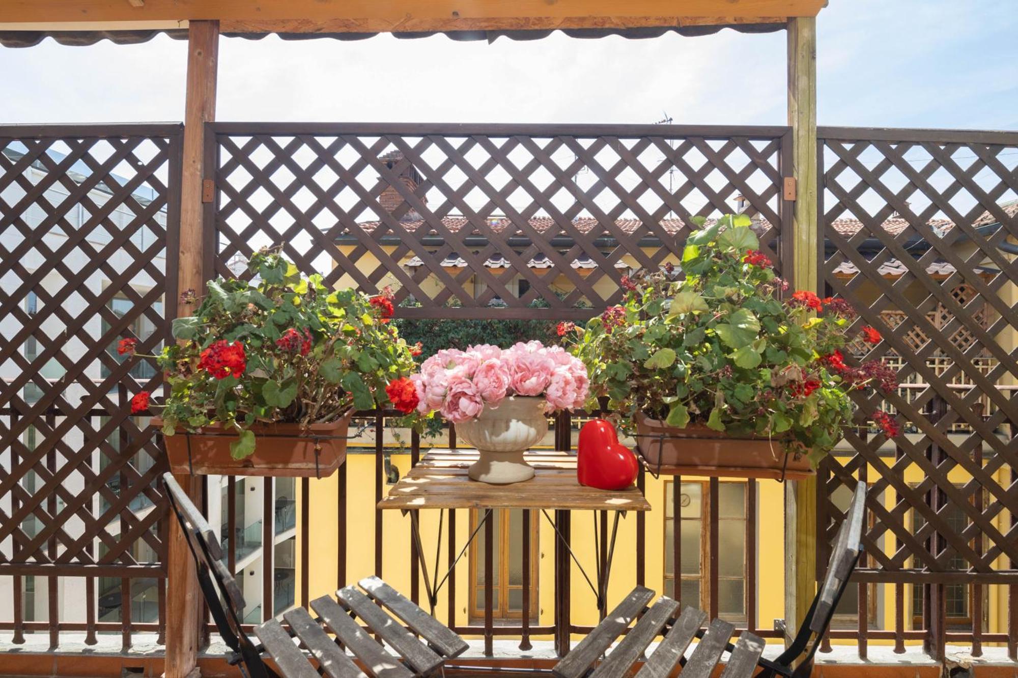 Joli Hotel
