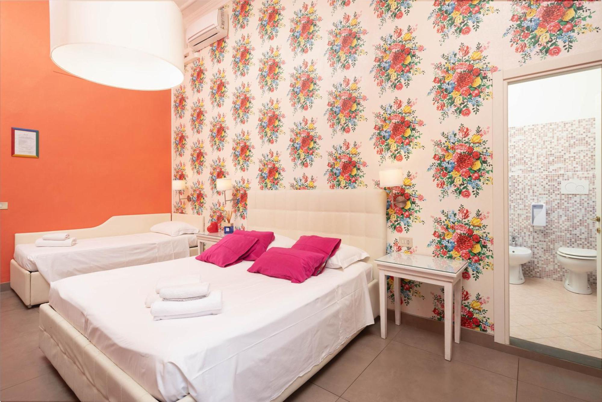 Joli Hotel