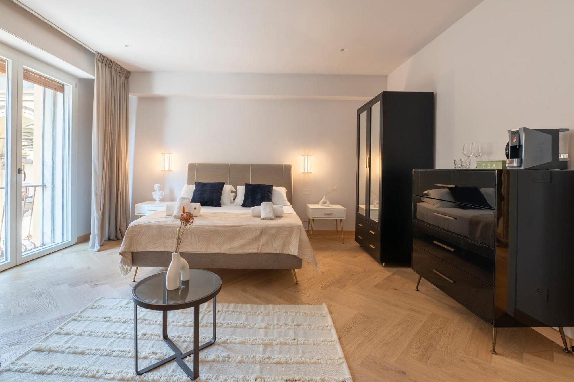 The Old Palace- Luxury Signoria