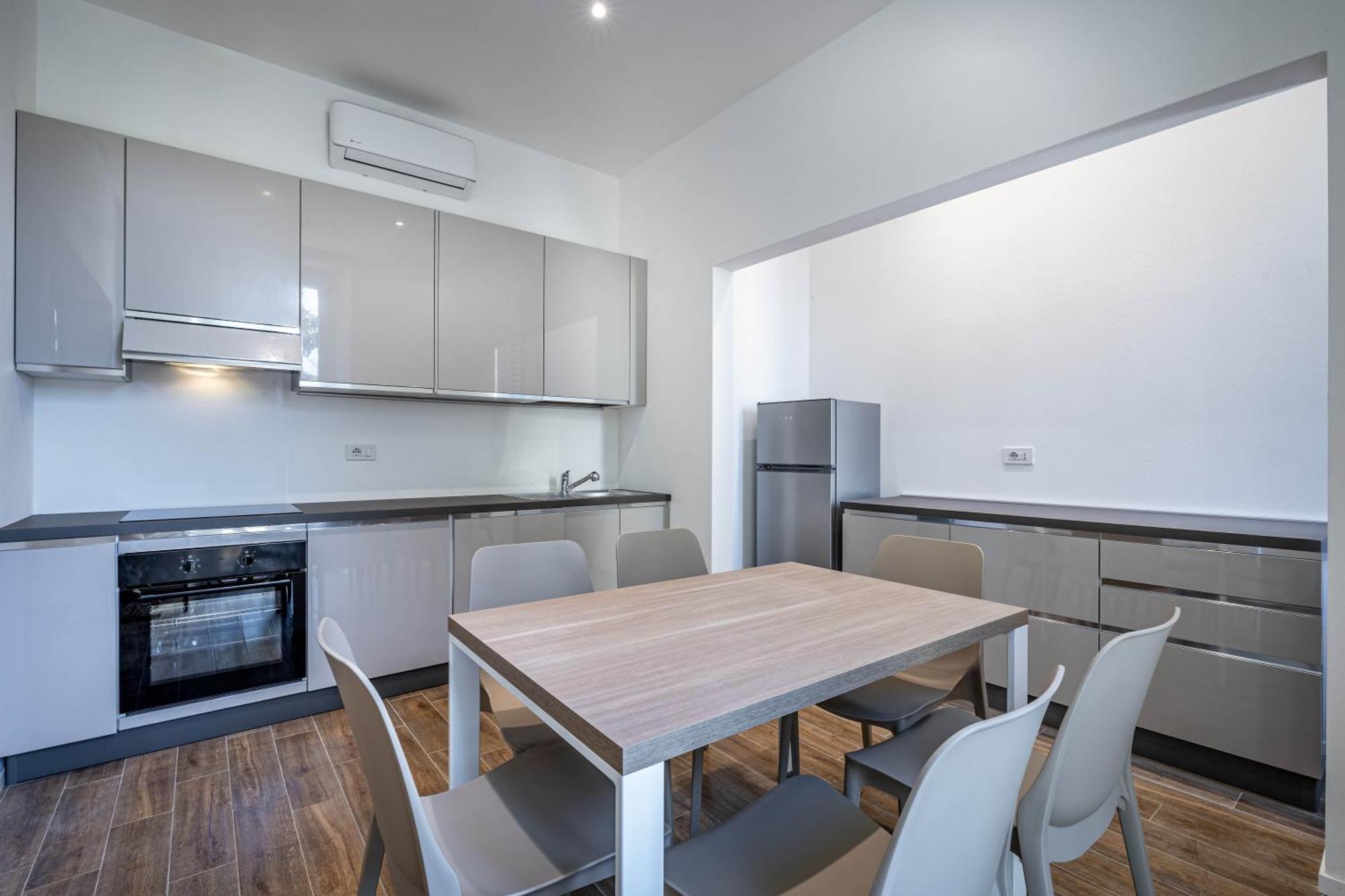 Yd Elegant With Garden Appartement