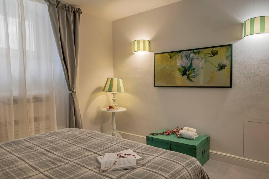 Apartment Silk Art