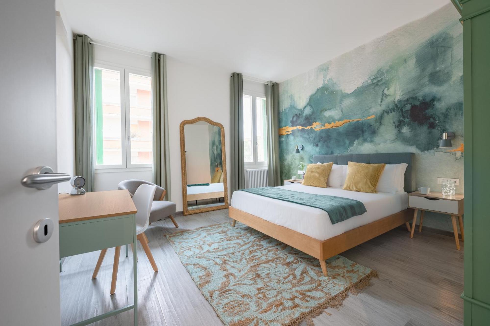 Apartment Via Pollaiolo, 55 - Charming - Comfort E Stile A 350mt Dal Tram! First Floor With Elevator And Car Places On Street *