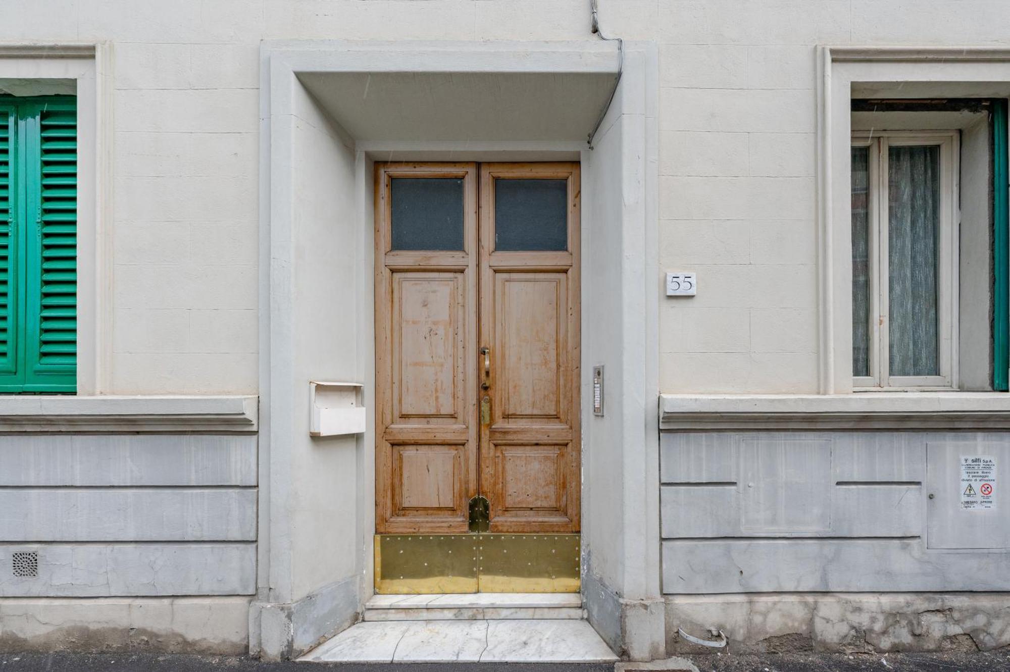 Apartment Via Pollaiolo, 55 - Charming - Comfort E Stile A 350mt Dal Tram! First Floor With Elevator And Car Places On Street Florenz