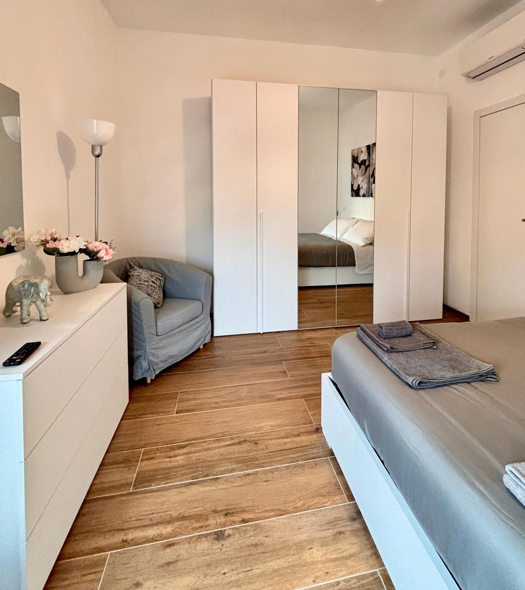 Modern Renovated Near Center & Transit Appartamento