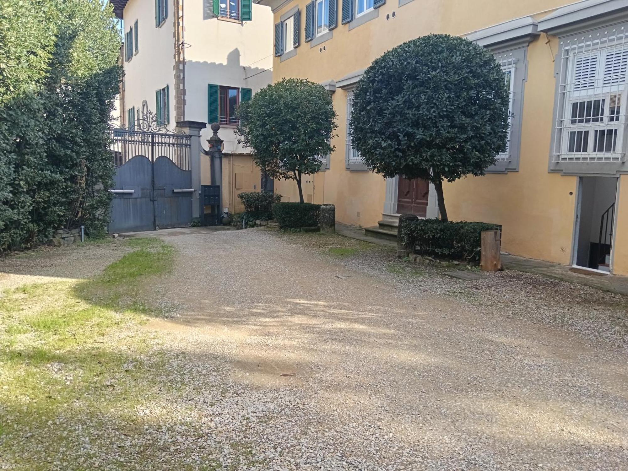 Luna In Storica Apartment