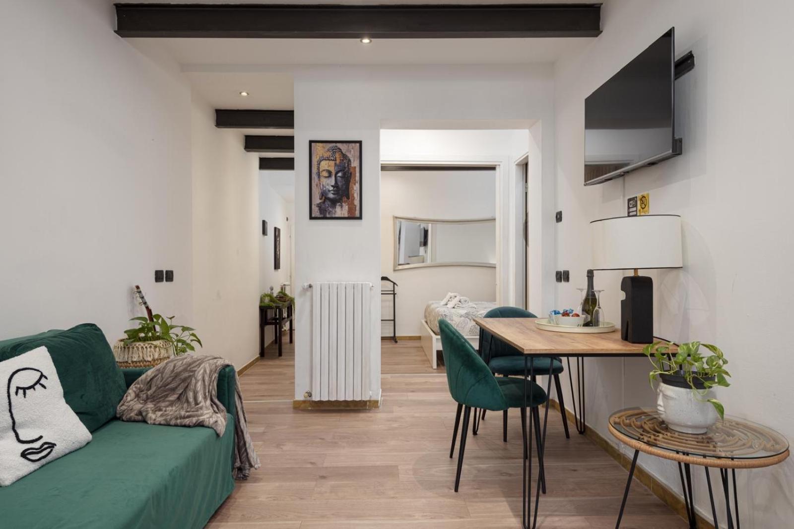 Nadia's Lovely - With Private Garden And Jacuzzi Apartment *