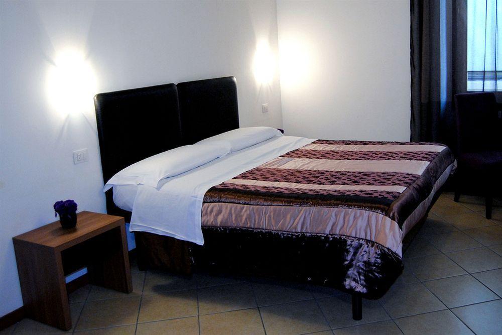 Adelaide House 2* Florence