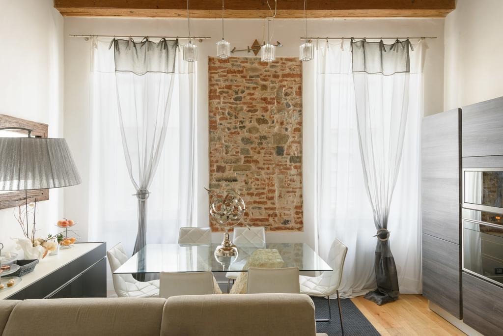 Apartment E Quindi Uscimmo A Riveder Le Stelle