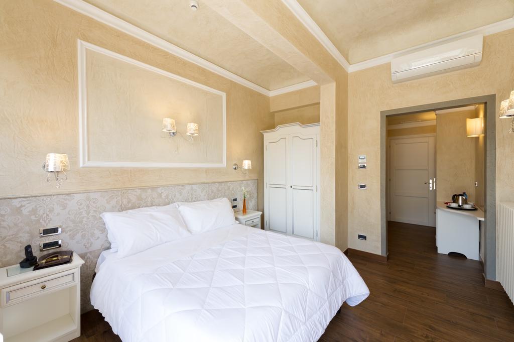 California Hotel 4*
