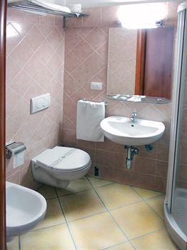 Adelaide House Gasthuis 2*