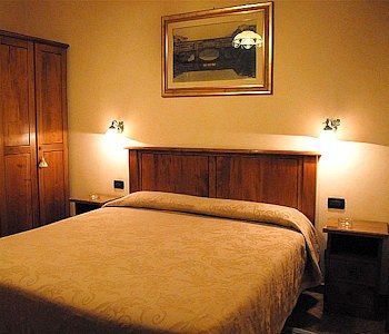 Margaret Hotel *