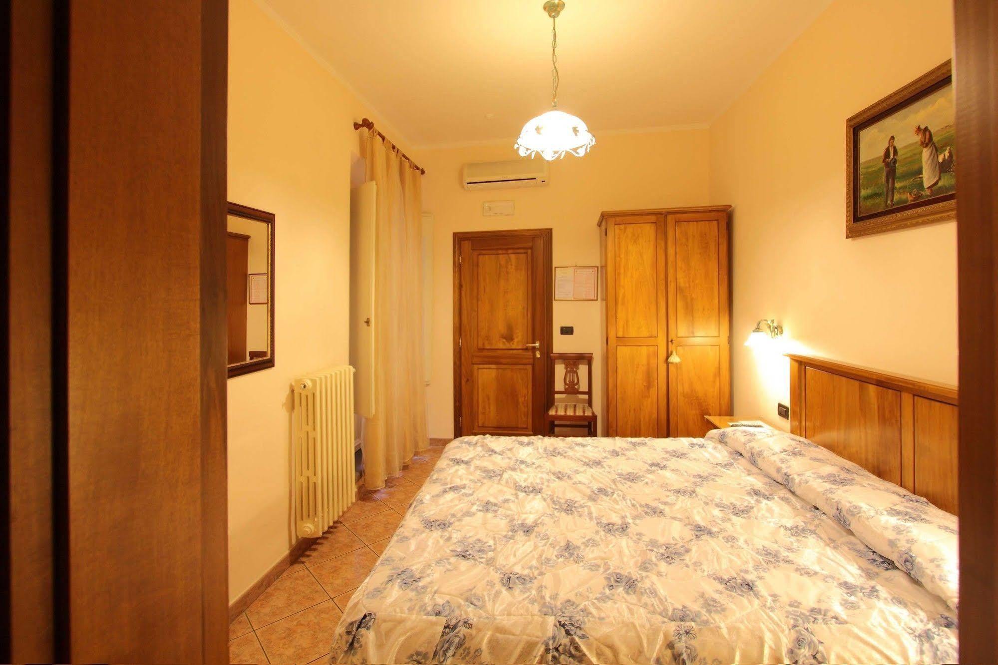 Hotel Margaret *