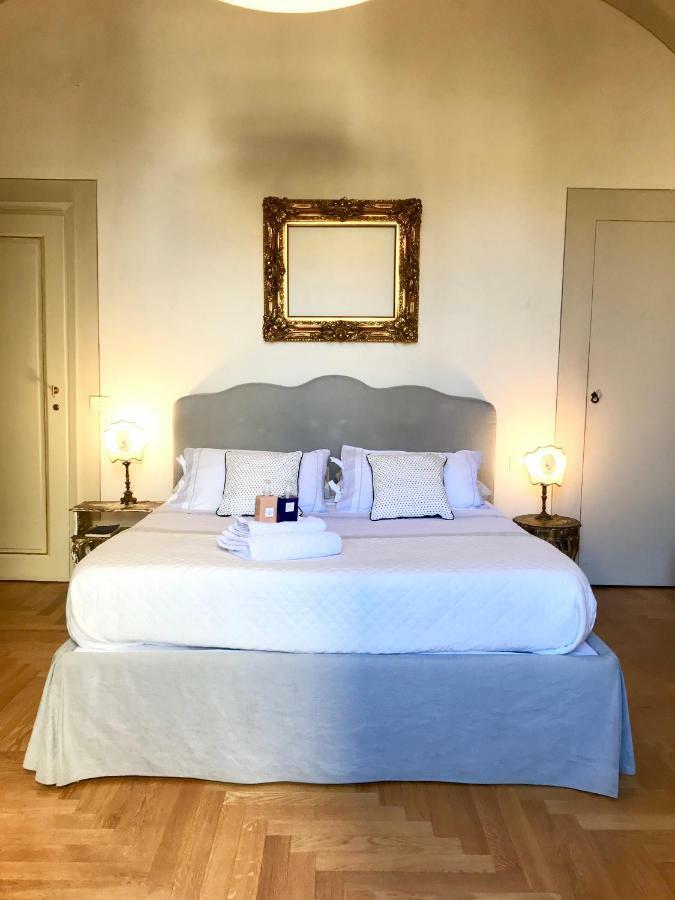 La Casa Degli Specchi * Florenz