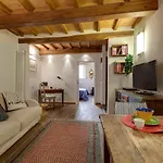 Diciotto Apartment By Mamo Florence