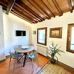 Charming Apartment In The Very Heart Of Florence