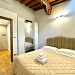Charming Apartment In The Very Heart Of Florence