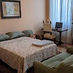 Double Bedroom In Beautiful 30\'S Style Apartment
