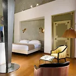 Leone Blu Suites | UNA Esperienze