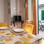 Virgilio\'S House Apartment + Internal Court