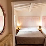 Virgilio\'S House Apartment + Internal Court