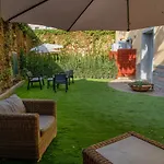 Aurora Garden Lodging - Rooms & Apartment