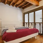Santa Maria Novella Bright And Modern Apartment - Hosted By Sweetstay