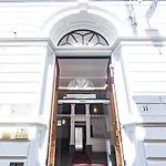 Hotel St. James