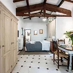 Santa Monaca Suites