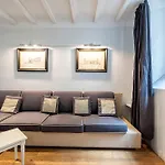 Suite In Pz. Michelangelo: Due Camere Con Due Bagni