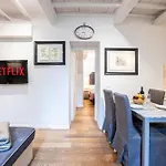 Suite In Pz. Michelangelo: Due Camere Con Due Bagni