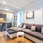 Suite In Pz. Michelangelo: Due Camere Con Due Bagni