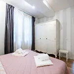 Suite In Pz. Michelangelo: Due Camere Con Due Bagni