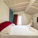 Residenza D\'Epoca White Room