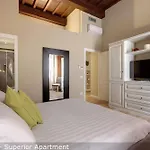 David & Buonarroti Apartments By Mamo Florence