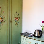 Bouquet- Silent room on City center