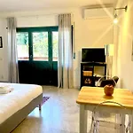 Oltrarno Hideway With Garage