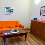 Calzaioli Apartment