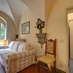 Ravel Apartment Near The Ponte Vecchio