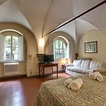 Ravel Apartment Near The Ponte Vecchio