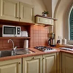 Ravel Apartment Near The Ponte Vecchio